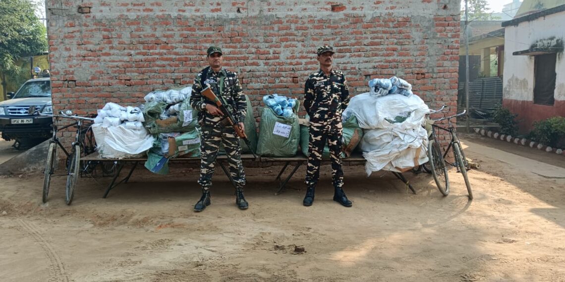 सोनौली SSB 22 वीं वहिनी ने गश्त के दौरान पकड़ा 267 पीस जूते