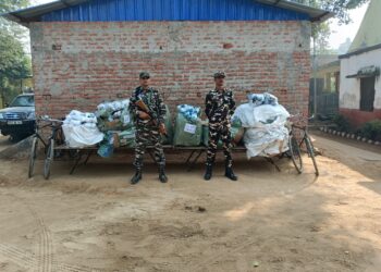 सोनौली SSB 22 वीं वहिनी ने गश्त के दौरान पकड़ा 267 पीस जूते