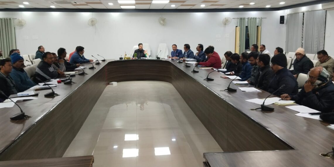 महराजगंज डीएम का आदेश, 5 जनवरी तक बन्द रहेंगे 12वीं कक्षा तक के सभी स्कूल