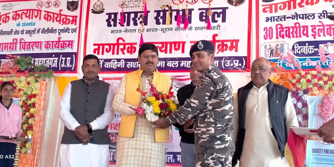 एसएसबी के नागरिक कल्याण कार्यक्रम के समापन पर बांटी गयी योग्यता प्रमाण पत्र, खिले युवाओं के चेहरे