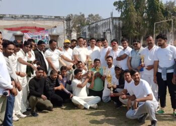 नौतनवा मीडिया की टीम ने नौतनवा नगरपालिका एकादश को 19 रनों से हराया