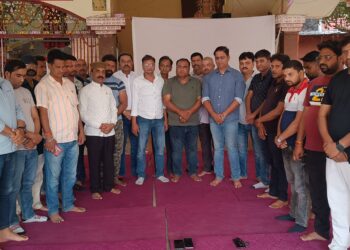 नौतनवा में दो पत्रकारो के आसमयिक निधन से गमगीन हुए पत्रकार, आत्मा की शान्ति के लिए की शोकसभा