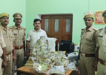 ठूठीबारी: तस्करी कर नेपाल ले जाई जा रही, भारी मात्रा में पीतल की मूर्ति, पीतल कड़ाही, ताँबें गिलास, पीवीसी पाइप, पोल्ट्री फीड बरामद