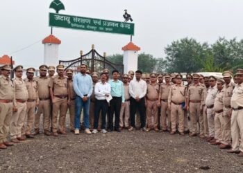 40 रेंजर अफसरों ने फरेंदा और कैम्पियरगंज जटायु संरक्षण एवं प्रजनन केंद्र पर लिया प्रशिक्षण