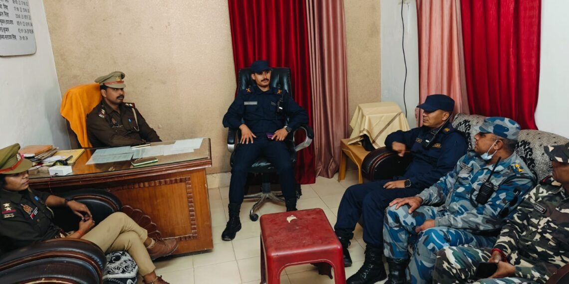 सोनौली: आगामी कुम्भ मेला के दृष्टिगत बॉर्डर पर दोनों देशों के पुलिस व जवानों ने की सयुंक्त बैठक