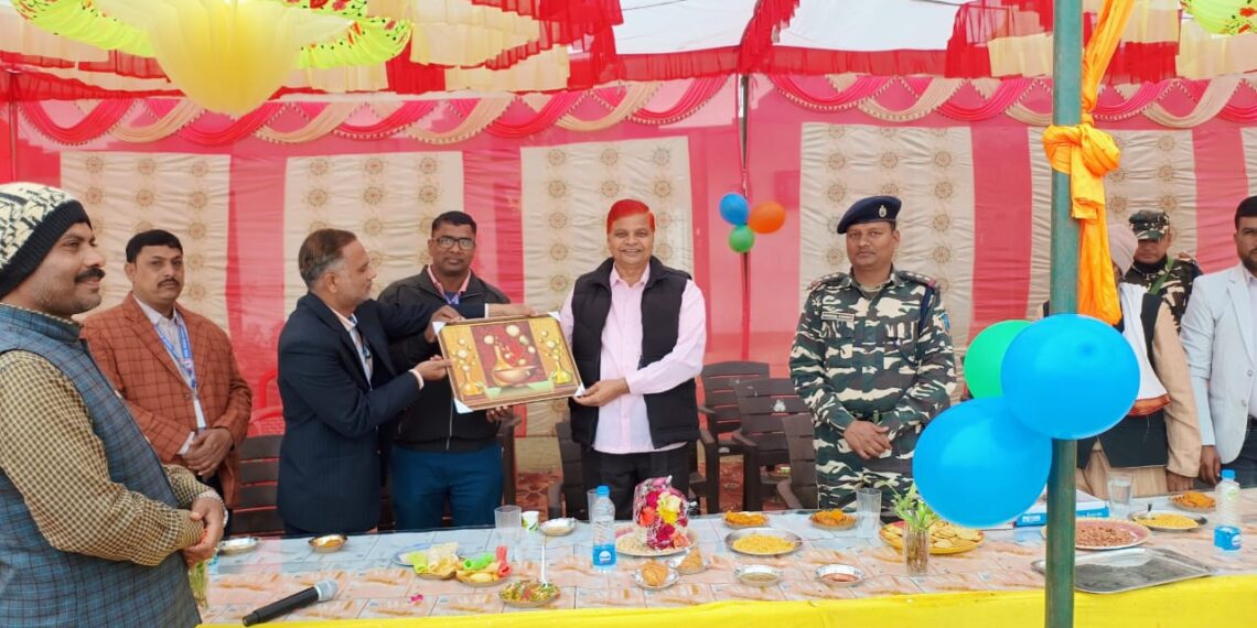 सोनौली: आइडियल स्कूल में साइंस एक्जीवेशन का हुआ आयोजन