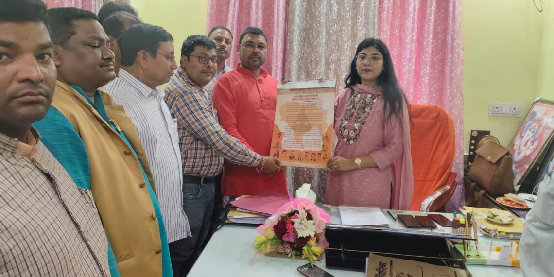 राष्ट्रीय शैक्षिक महासंघ के प्रतिनिधि मंडल ने किया नवागत बीएसए से शिष्टाचार मुलाकात