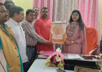 राष्ट्रीय शैक्षिक महासंघ के प्रतिनिधि मंडल ने किया नवागत बीएसए से शिष्टाचार मुलाकात