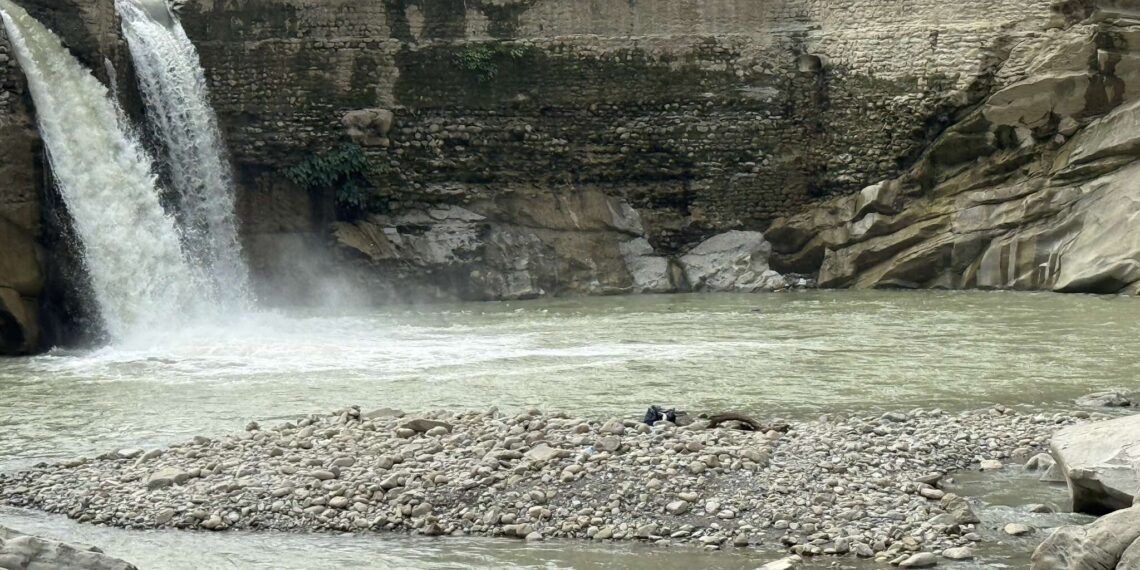 बुटवल साथियों संग घूमने गए नौतनवा निवासी युवक तिनाउ नदी में डूबा