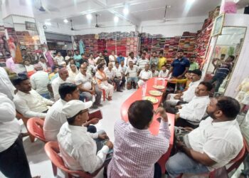 सुधार लें नौतनवा क्षेत्र की विधुत व्यवस्था नही तो एसडीओ के बाद जेई पर भी होगी कार्यवाही: विधायक ऋषि त्रिपाठी