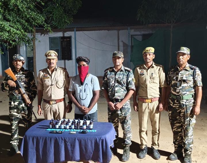 सोनौली सीमा के पगडंडियों पर नशीली दवाओं के साथ एक गिरफ्तार