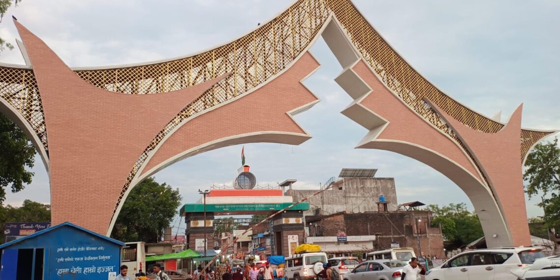 दुबई जा रही 22 महिलाओं को पकड़ कर परिजनों को सौपा