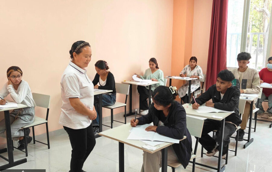 चायनीज भाषा की परीक्षा देने के लिए लुम्बिनी पहुचे भारतीय छात्र