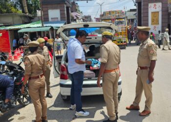 रक्सौल सीमा पर हैंड ग्रेनेट मिलने के बाद सीमा पर हाई अलर्ट, सोनौली सीमा पर आने वाले यात्रियों की हो रही सघन जांच