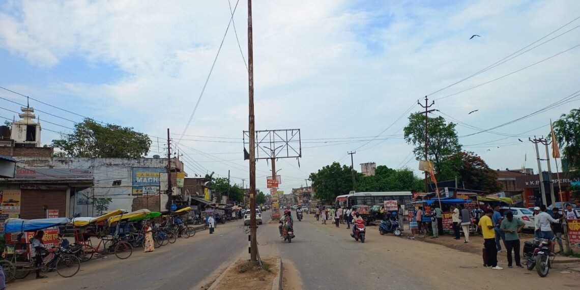 खराब सर्वर और नवलपरासी दाऊन्ने मार्ग बन्द होने से सोनौली में पसरा सन्नाटा