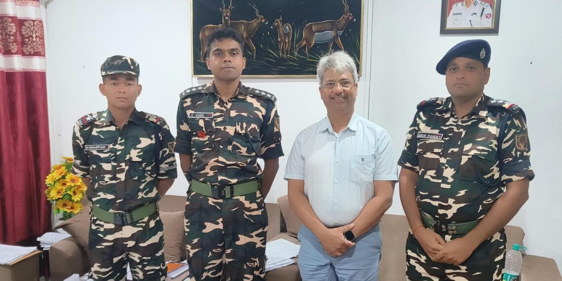 सोनौली बॉर्डर पर एसएसबी और एआरटीओ महराजगंज के बीच हुई समन्वय बैठक, वाहनो के परमिट सहित अन्य दस्तावेज की जांच के लिए एक परिवहन अधिकारी की होगी तैनाती