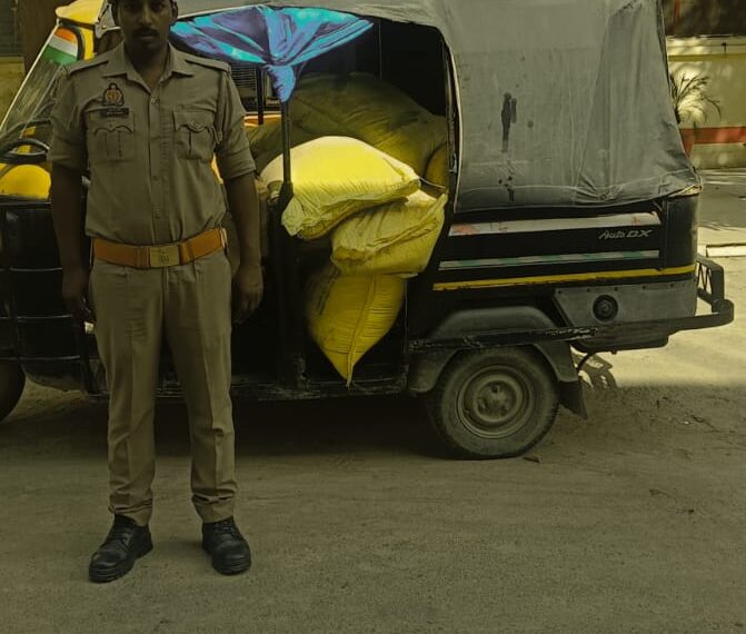 तस्करी के लिए रखी 09 बोरी खाद बरामद