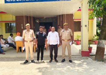 दो वारंटियों को गिरफ्तार कर पुलिस ने किया चालान