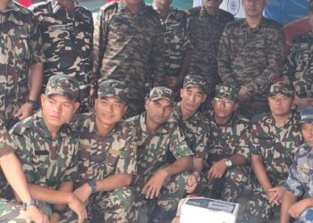 भारतीय सेना ने नेपाली सेना को भेंट किया मेडिकल इक्विपमेंट