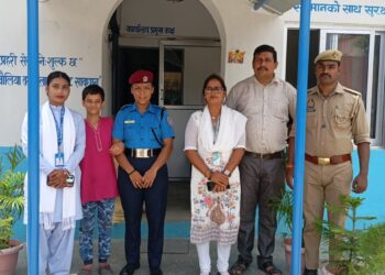 नाबालिक किशोरी को नेपाल बेलहिया पुलिस को सौपा