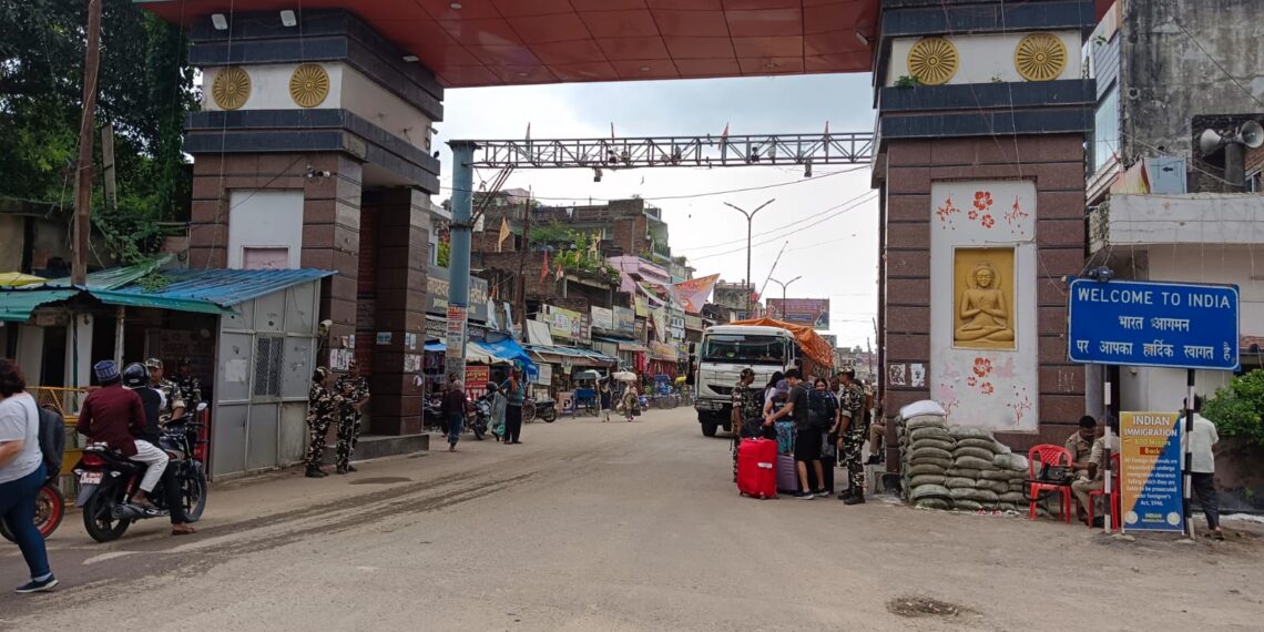 भारतीय एवं नेपाली प्रशासन अलर्ट नेपाली वाहनो को मिला प्रवेश भारतीय पर्यटक वाहनो पर रोक