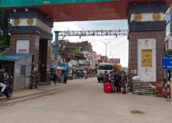 भारतीय एवं नेपाली प्रशासन अलर्ट नेपाली वाहनो को मिला प्रवेश भारतीय पर्यटक वाहनो पर रोक