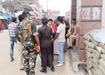 नेपाल में हिंसक आंदोलन के पांचवें दिन खुली भारत-नेपाल की सोनौली सीमा, बाइक और चार पहिया वाहनों पर रोक