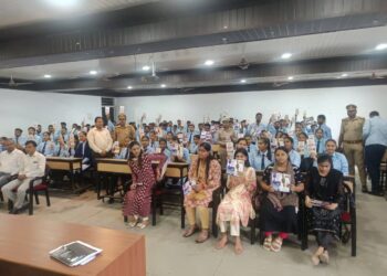 राजीव गांधी कॉलेज ऑफ फार्मेसी में मिशन शक्ति टीम ने छात्राओं को दिलाई साइबर और कानूनी जागरूकता