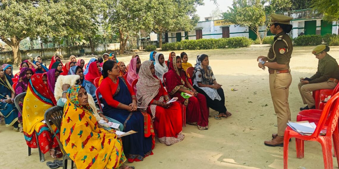 सोनौली। मिशन शक्ति टीम द्वारा बहू-बेटी सम्मेलन आयोजित, महिलाओं को आत्मनिर्भरता, सुरक्षा एवं अधिकारों के प्रति किया गया जागरूक