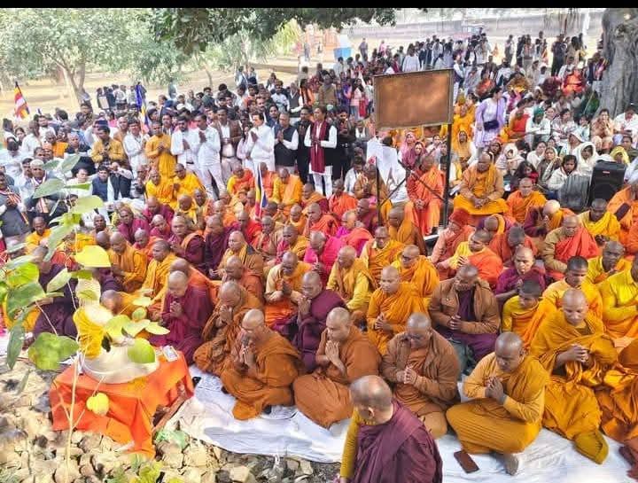 धम्मचारिका पद यात्रा से संकिसा में गूंजा शांति व करुणा का संदेश