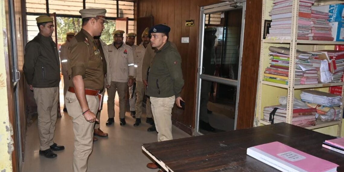 सोनौली थाने का एसपी ने किया औचक निरीक्षण, व्यवस्थाओं का लिया जायजा