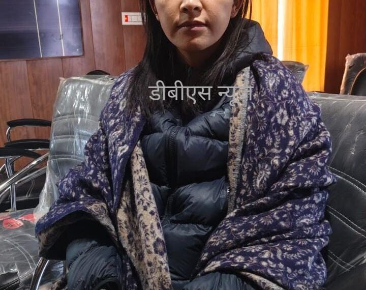 नौतनवा बैरिया बाजार से संदिग्ध युवती हिरासत में, चीनी नागरिक होने की आशंका