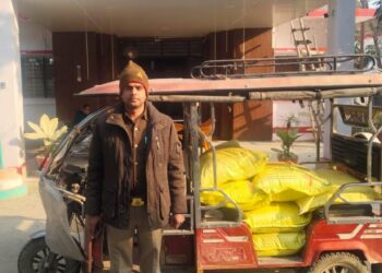 सोनौली पुलिस ने 6 बोरी भारतीय लावारिस यूरिया खाद किया बरामद