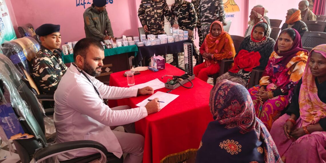 वाइब्रेंट ग्राम श्यामकट में निःशुल्क मानव चिकित्सा शिविर का आयोजन