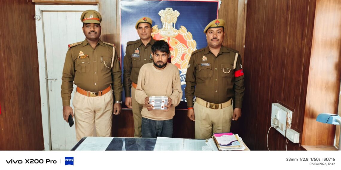 रेलवे स्टेशन व ट्रेनों में चोरी करने वाला शातिर चोर गिरफ्तार, दो मोबाइल बरामद