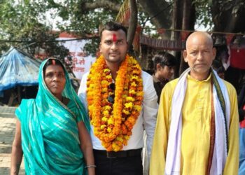 किसान का बेटा रवि प्रताप साहनी CISF में भर्ती, गांव में खुशी की लहर