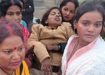 पुलिस की स्कार्पियो पेड़ से टकराई, दरोगा की मौतः महिला समेत 5 पुलिसवाले घायल