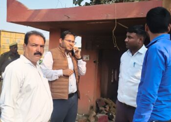 काली माता मंदिर को किया गया शिफ्ट, पुराने ढांचे पर चला बुलडोजर