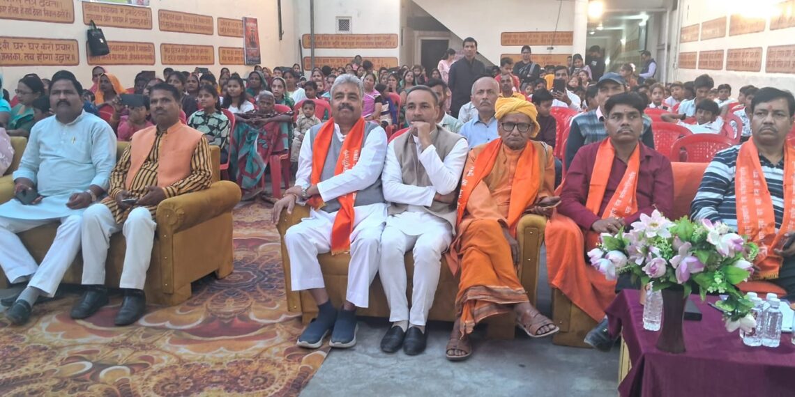 स्वामी दयानंद विद्यालय का वार्षिकोत्सव सम्पन्न, डीएम व राज्य मंत्री रहे शामिल