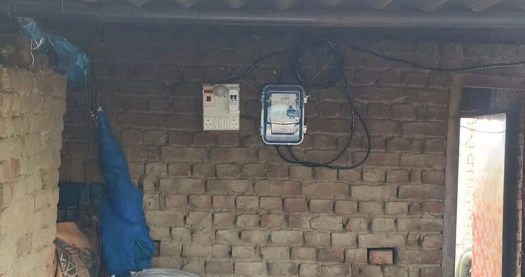 गरीब परिवार के घर में जली उम्मीद की लाइट