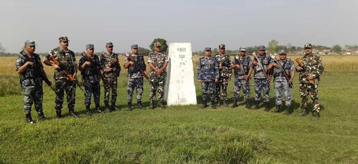 भारत-नेपाल सीमा पर SSB और APF की संयुक्त गश्त, सुरक्षा व्यवस्था का लिया जायजा