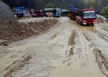 28 घंटे से जाम में फंसे यात्री दाऊन्ने में बढा ट्रैफिक