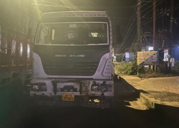 कतार से निकल कर भागने वाला ट्रक का चालान