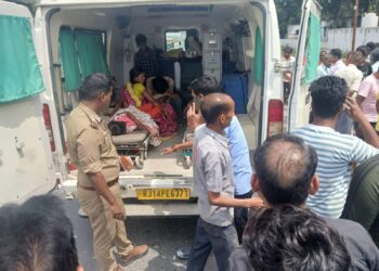 नायरा पेट्रोल पंप के सामने दो बाइकों की टक्कर, कई घायल