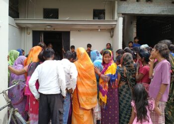 सिसवा में करंट लगने से मां-बेटे की मौत, पानी के मोटर के पास बचाने के प्रयास में गंवाई जान